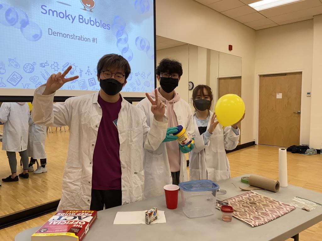 Jit Jots volunteers running a science workshop